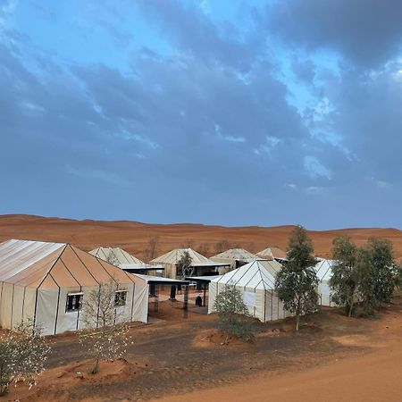 Отель Toop Luxury Camp Мерзуга Экстерьер фото
