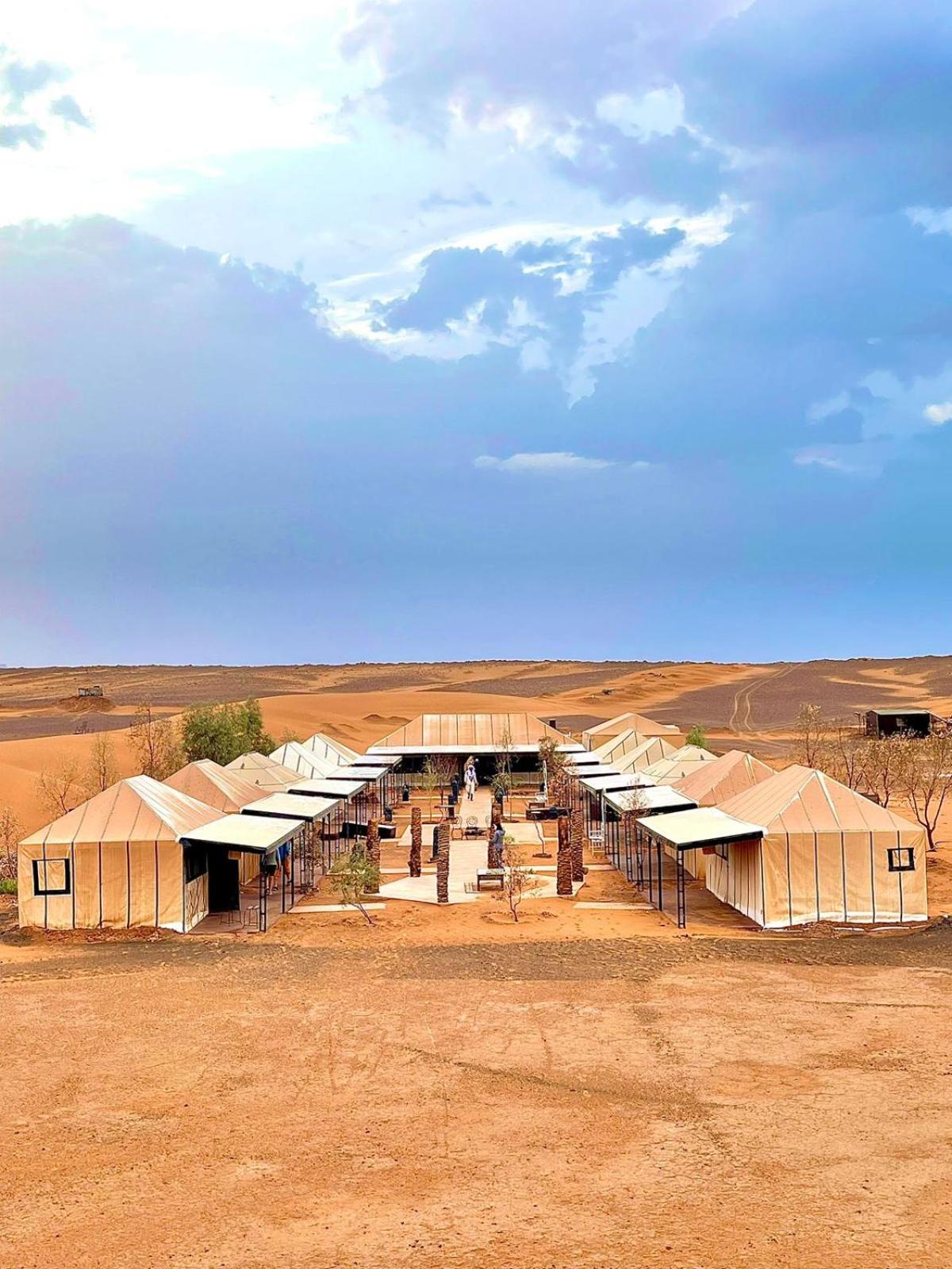 Отель Toop Luxury Camp Мерзуга Экстерьер фото